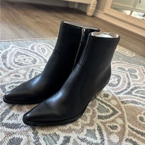 Dolce Vita Black Ankle Boots with Block Heel Size 7.5 NEVER WORN.